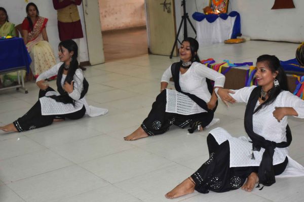 CULTURAL ACTIVITIES BY STUDENTS OF DLC